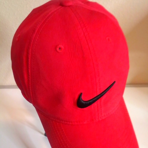 Nike Accessories - Nike Stayfit Dry Red Sports Cap Adjustable Gently Loved